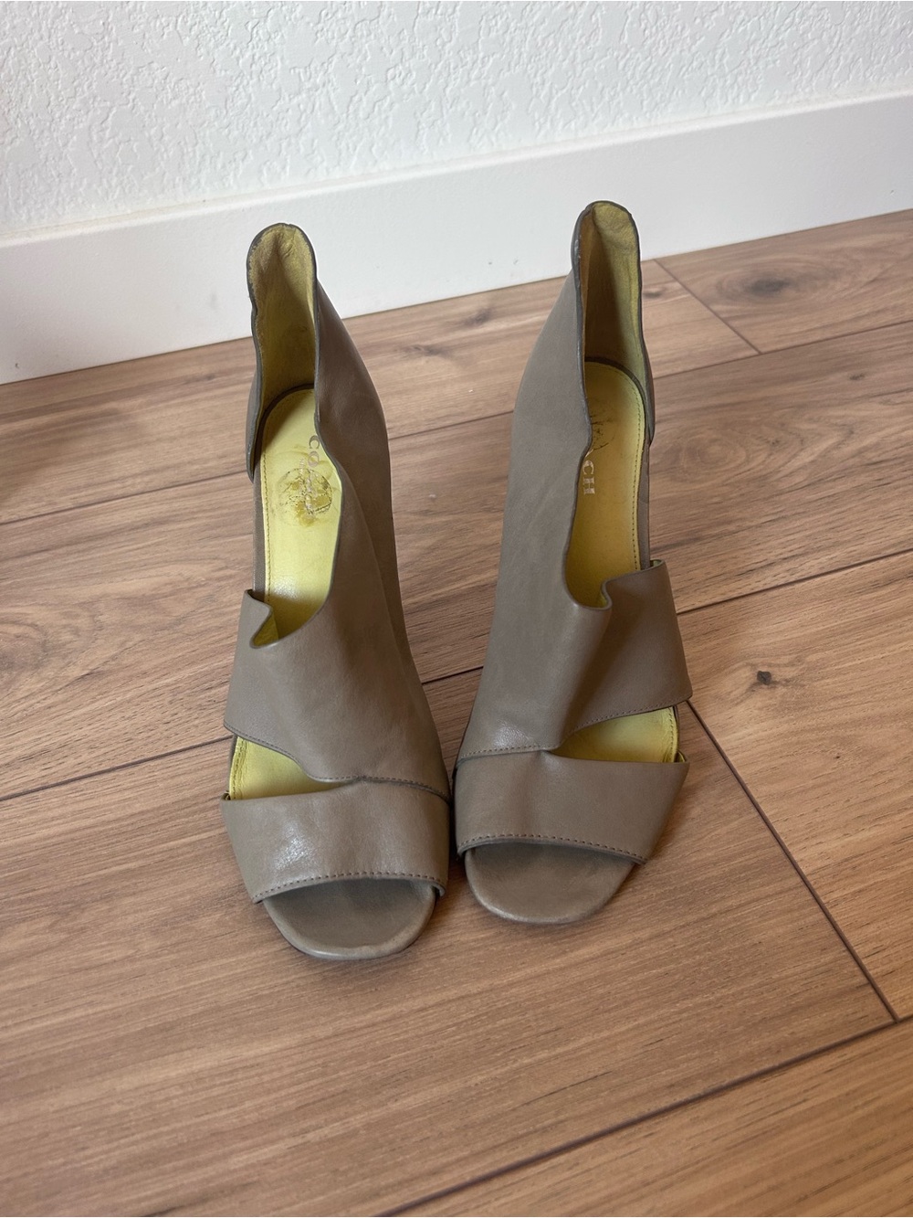 Vintage Coach Taupe Open-Toe Leather Heels Designer Clean Girl Classic